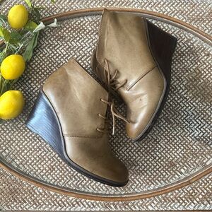 Torrid Lace Up Wedge Ankle Bootie Sz 9W